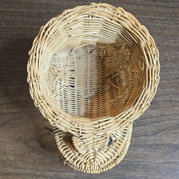 *Vintage 1970s Wicker Frog Planter - Picture 3 of 12